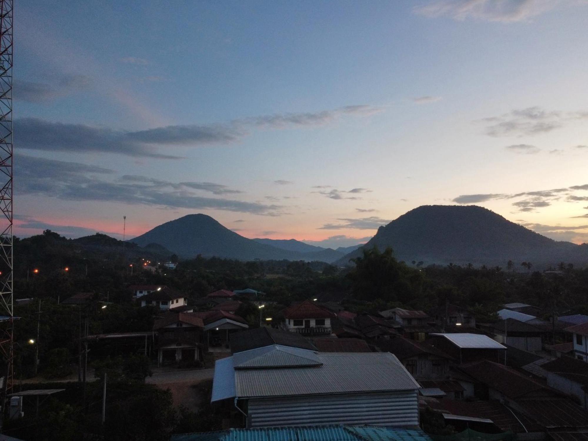 Positive Energy Homestay And Guide In Chiangkhan เชียงคาน ภายนอก รูปภาพ